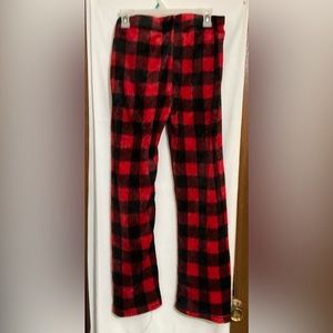 Rue 21: black n red checkered warm fuzzy lounge /sleepwear  so very comfortable
